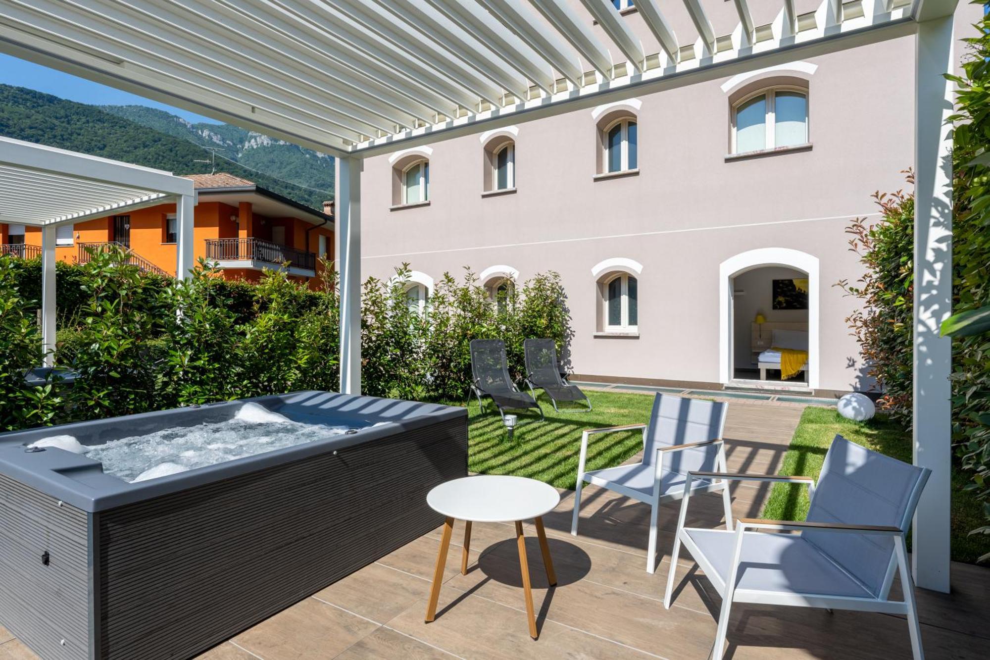 Bianco Hotel Primaluna Extérieur photo